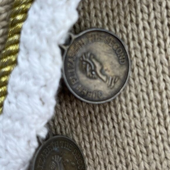 Storybook Knits Tan Cream Sweater with Queen Elizabeth II Embellished Cardigan S - Picture 3 of 8